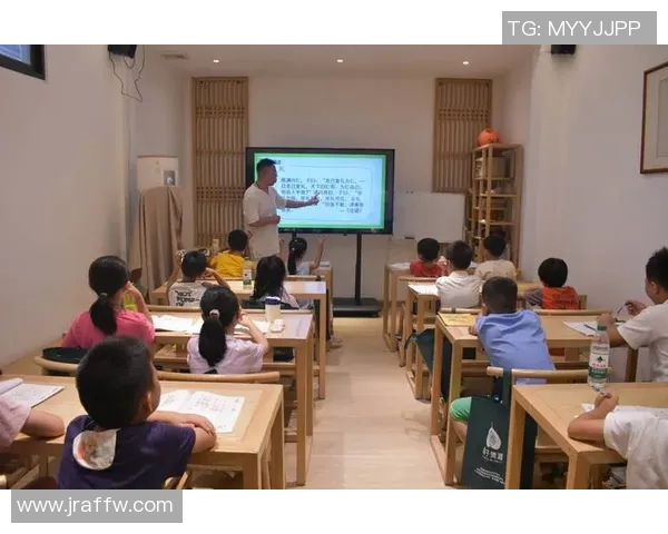 杭州足球队技术解析：传承与创新的完美结合之路