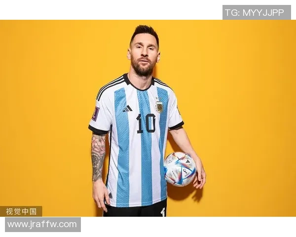 足球明星定妆照背后的故事与魅力揭秘，展现他们不为人知的一面与风采